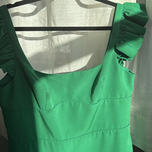 IEENA FOR MAC DUGGAL
Green Ruffle Cap Sleeve Open Back Column Gown 14 - Picture 13 of 14